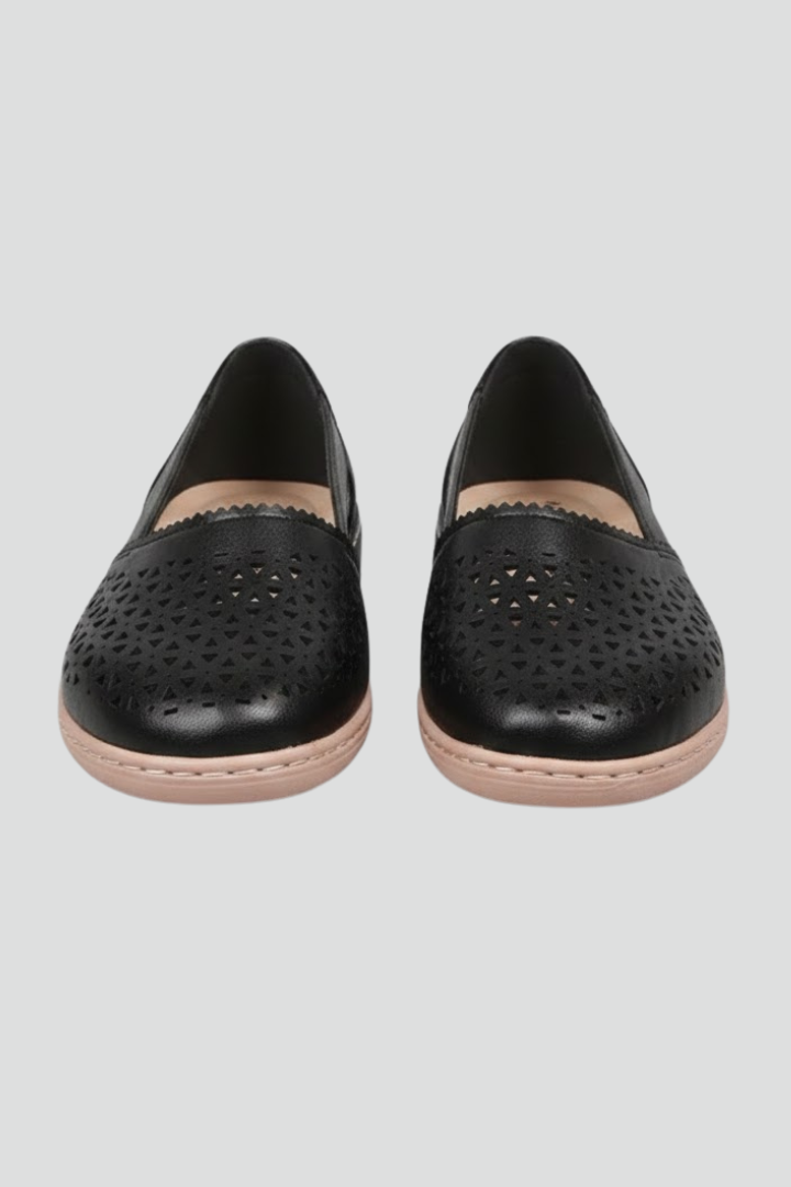 Women’s Shoes with Cutout Design and Firm Base