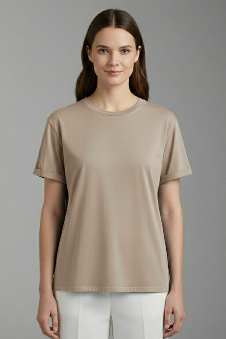 Women Oversized T-Shirt with Round Neckline and Short Sleeves
