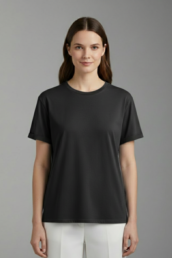 Women Oversized T-Shirt with Round Neckline and Short Sleeves