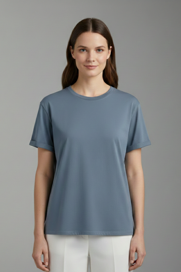Women Oversized T-Shirt with Round Neckline and Short Sleeves