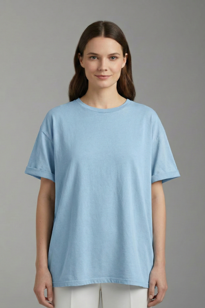 Women Oversized T-Shirt with Round Neckline and Short Sleeves