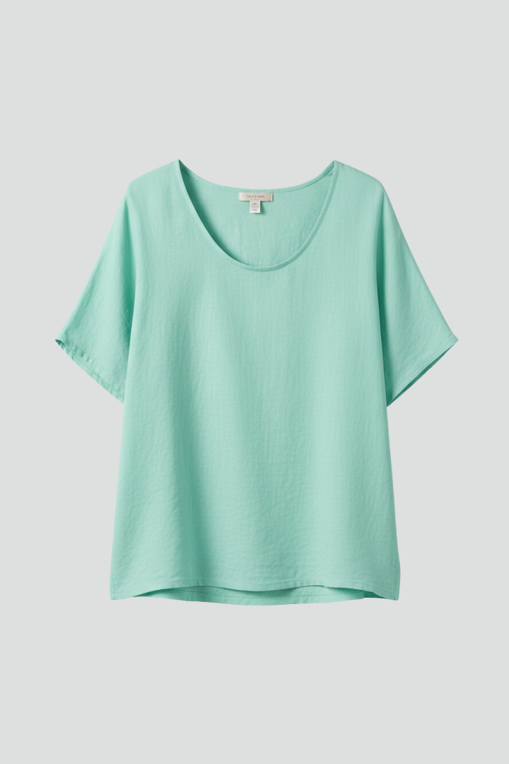 Women T-Shirt with Round Neckline and Loose Sleeves