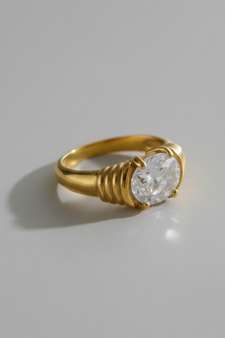Women’s Band Ring with Centre Stone and Wrapped Detailing
