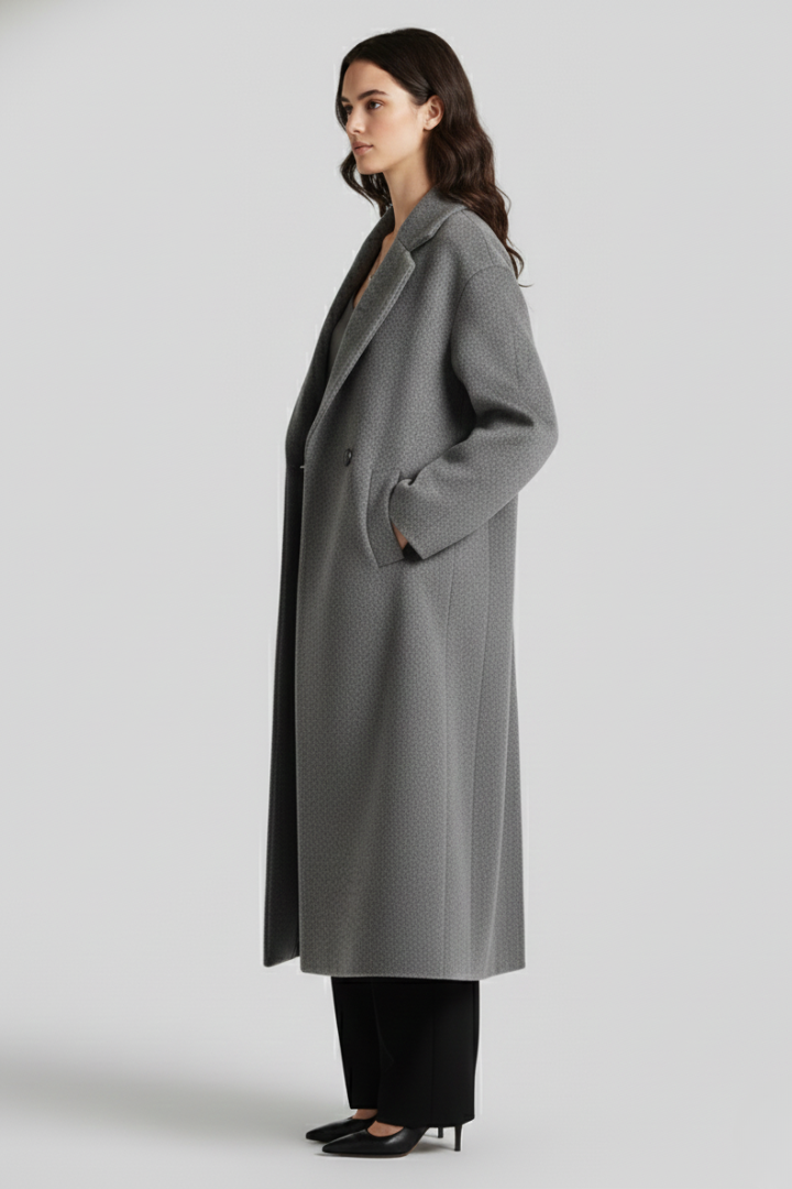Women’s Coat with Lapel Collar and Oversized Shape