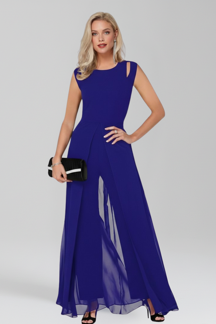 Women’s Maxi Dress with Round Neckline and Side Split