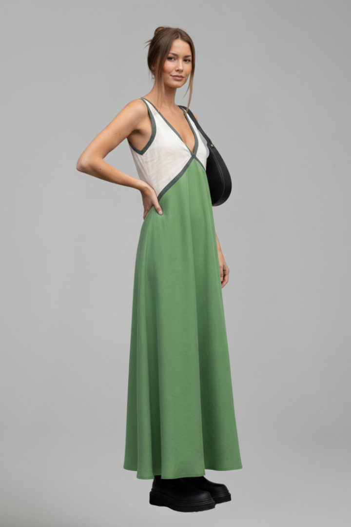 Women’s Maxi Dress with V Neckline and Sleeveless Cut