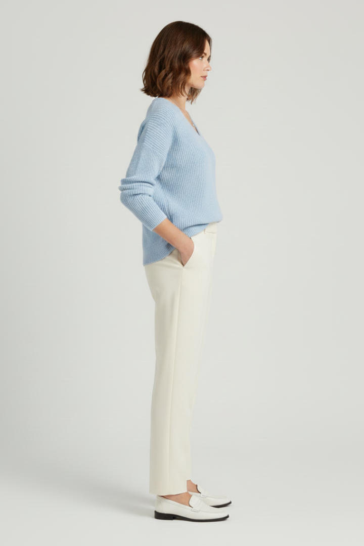 Women’s Pullover with V-Neck and Ribbed Knit Surface