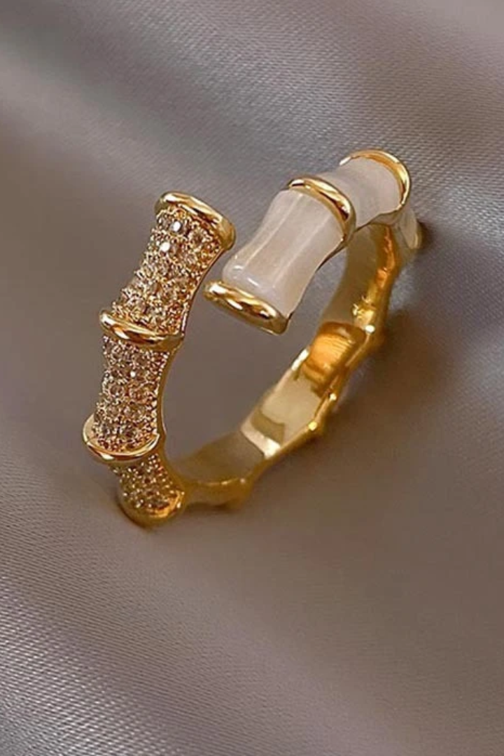 Women’s Ring with Opal and Textured Band