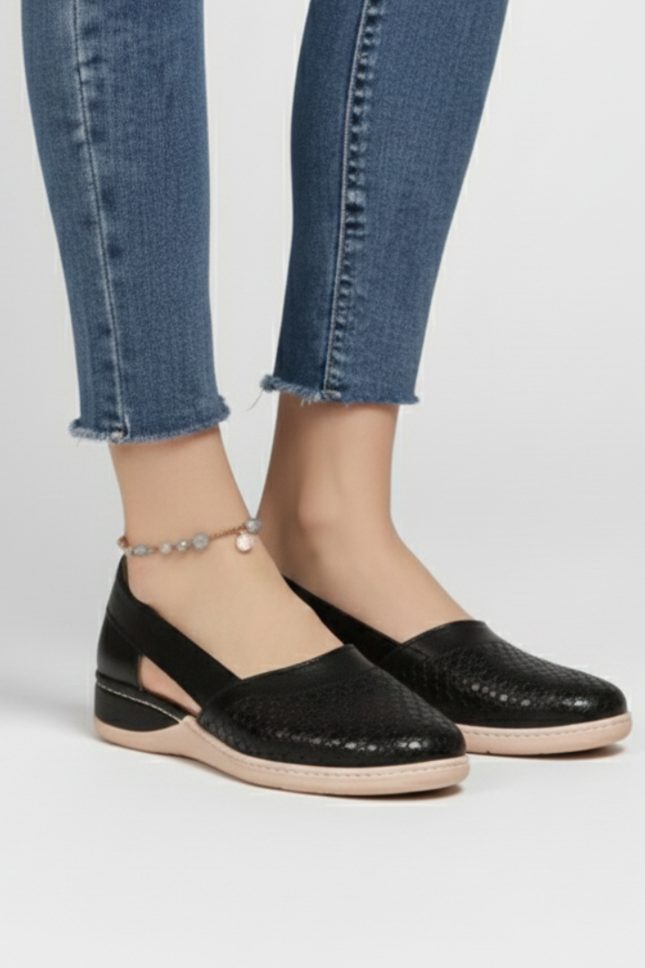 Women’s Shoes with Cutout Design and Firm Base