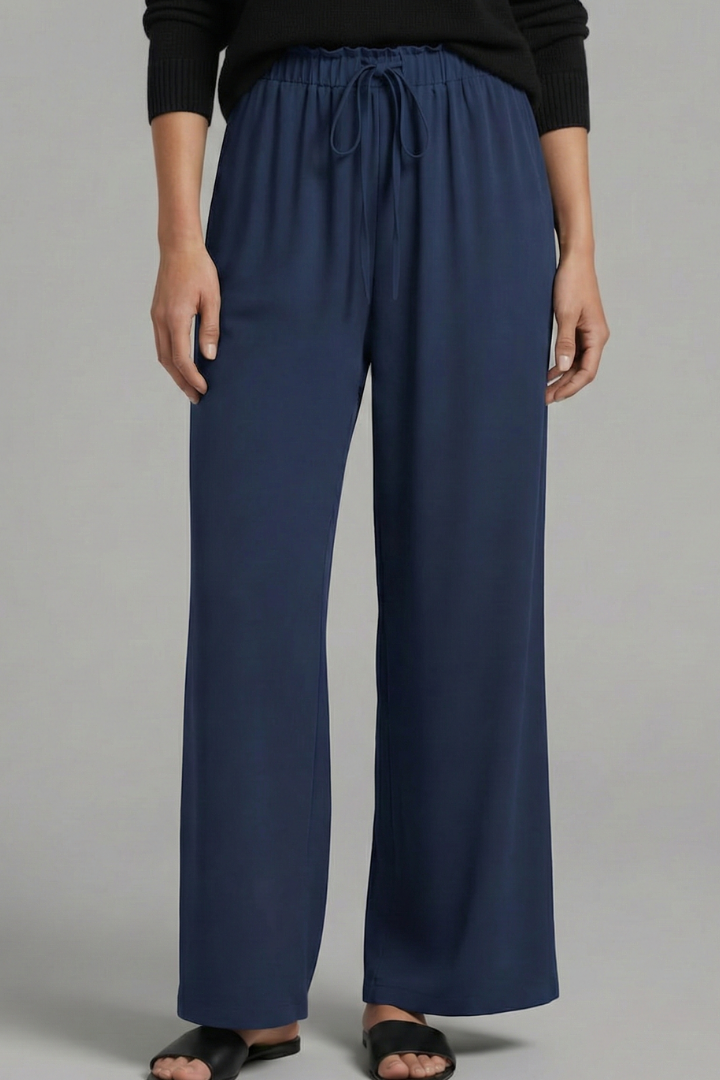 Women’s Trousers with Drawstring Waist and Side Pockets