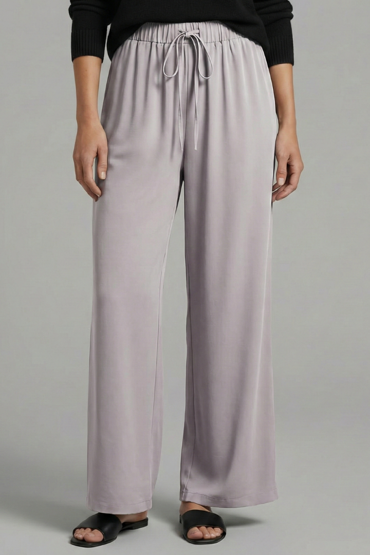 Women’s Trousers with Drawstring Waist and Side Pockets