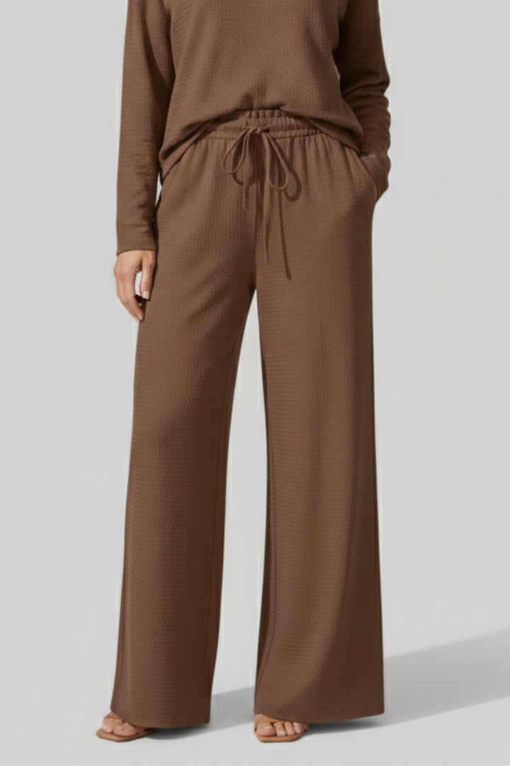 Women’s Trousers with Elastic Waist and Wide Legs