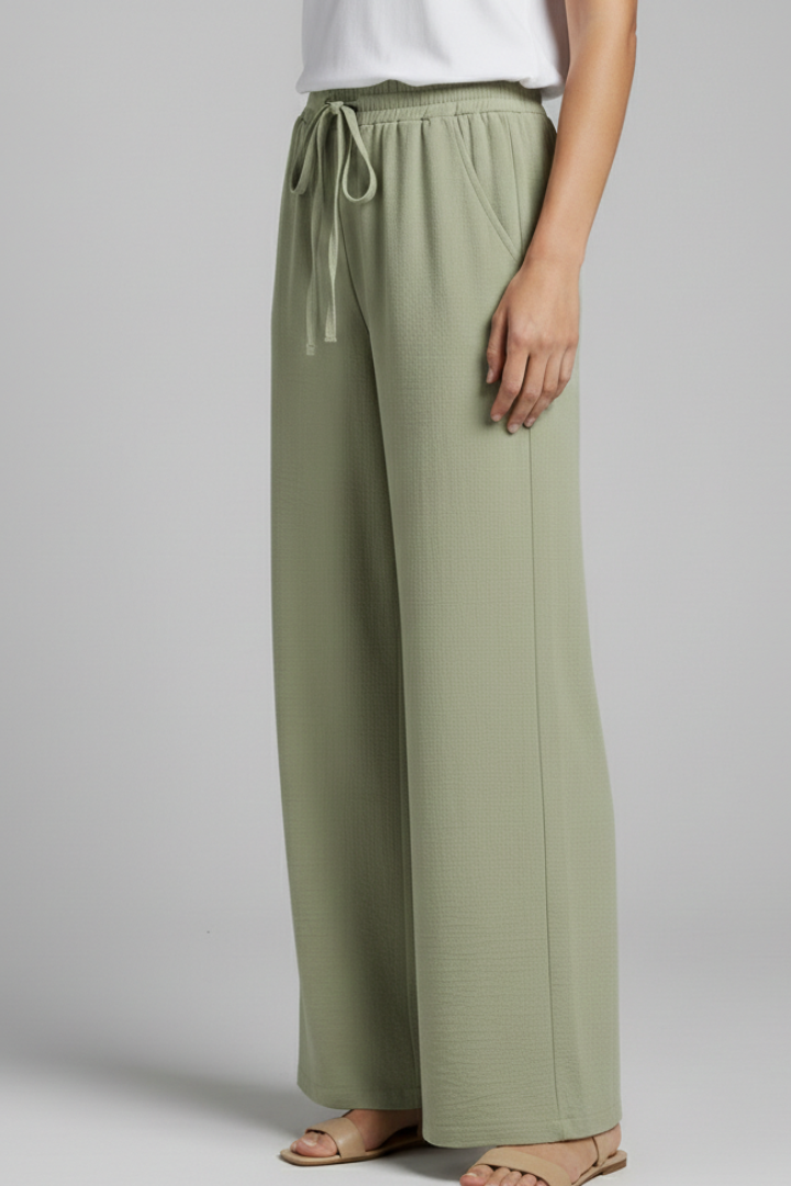 Women’s Trousers with Elastic Waist and Wide Legs