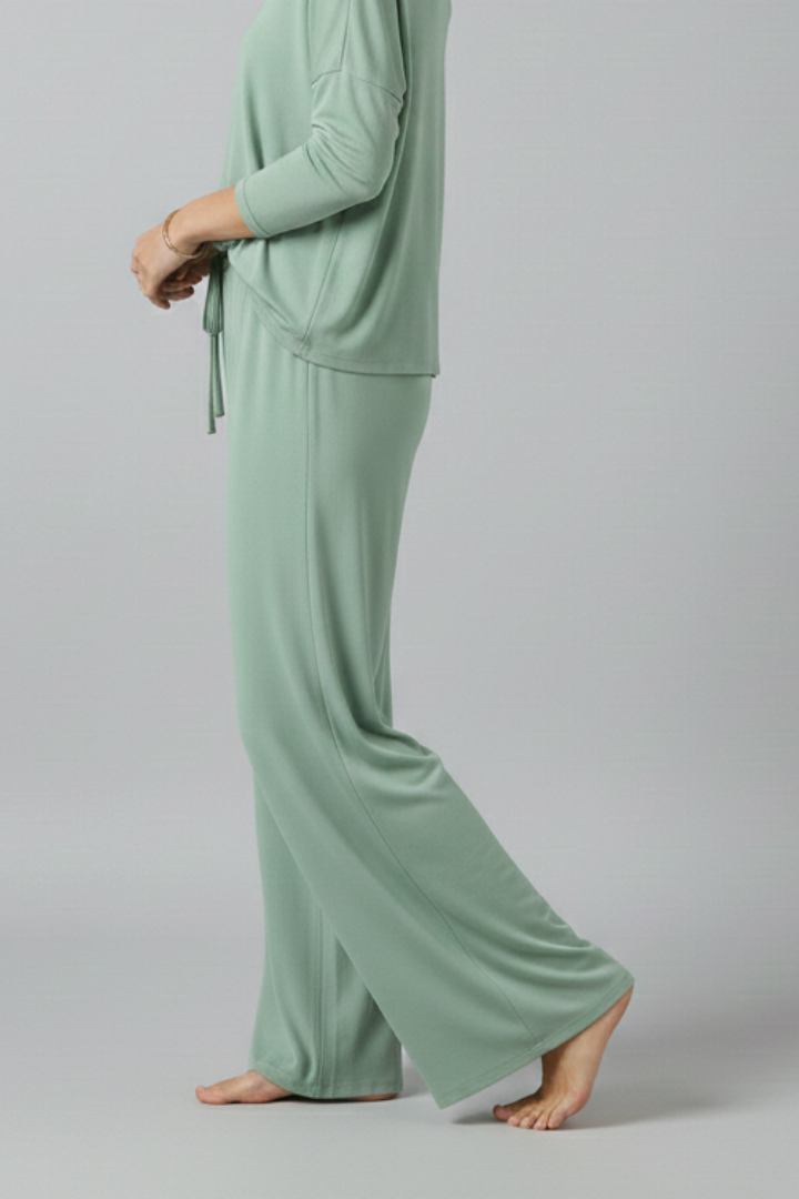 Women’s Trousers with High Waist and Wide Legs