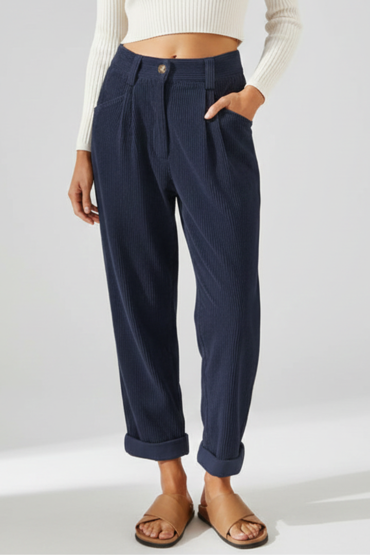 Women’s Trousers with Ribbed Surface and Pockets