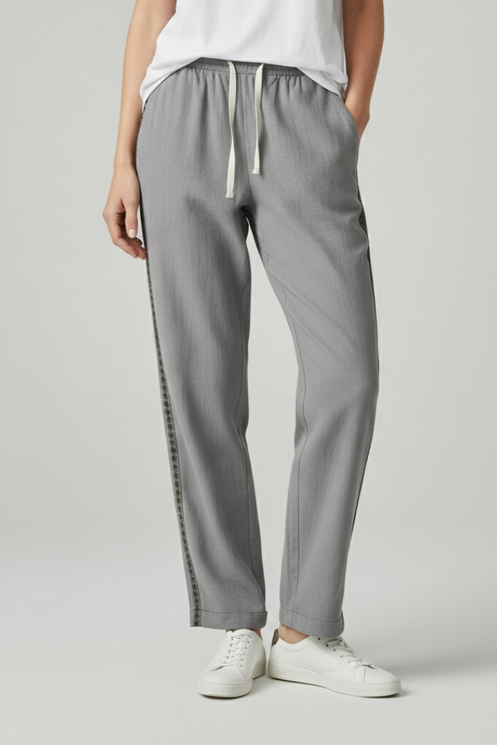 Women’s Trousers with Side Buttons and Straight Legs