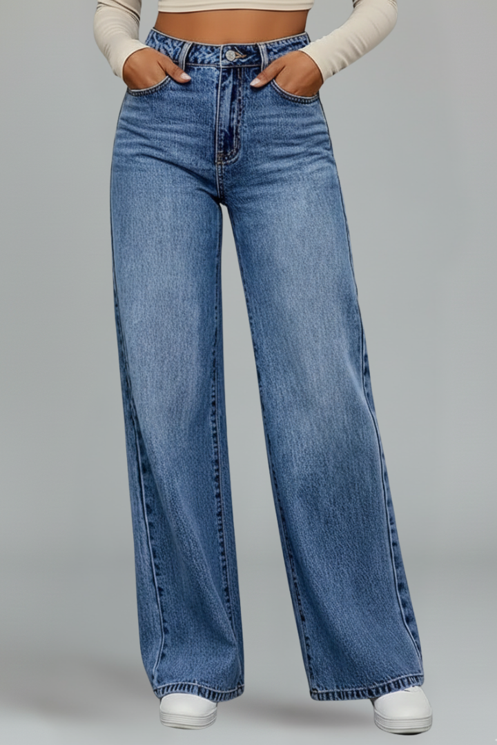 Women’s Wide-Leg Jeans with High Waist and Pockets