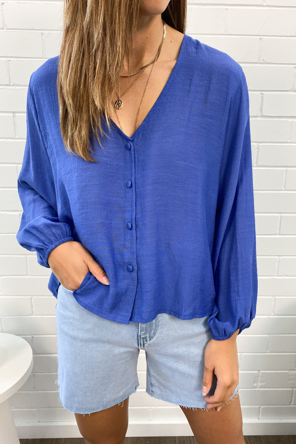 Mia | Timeless V-Neck Shirt