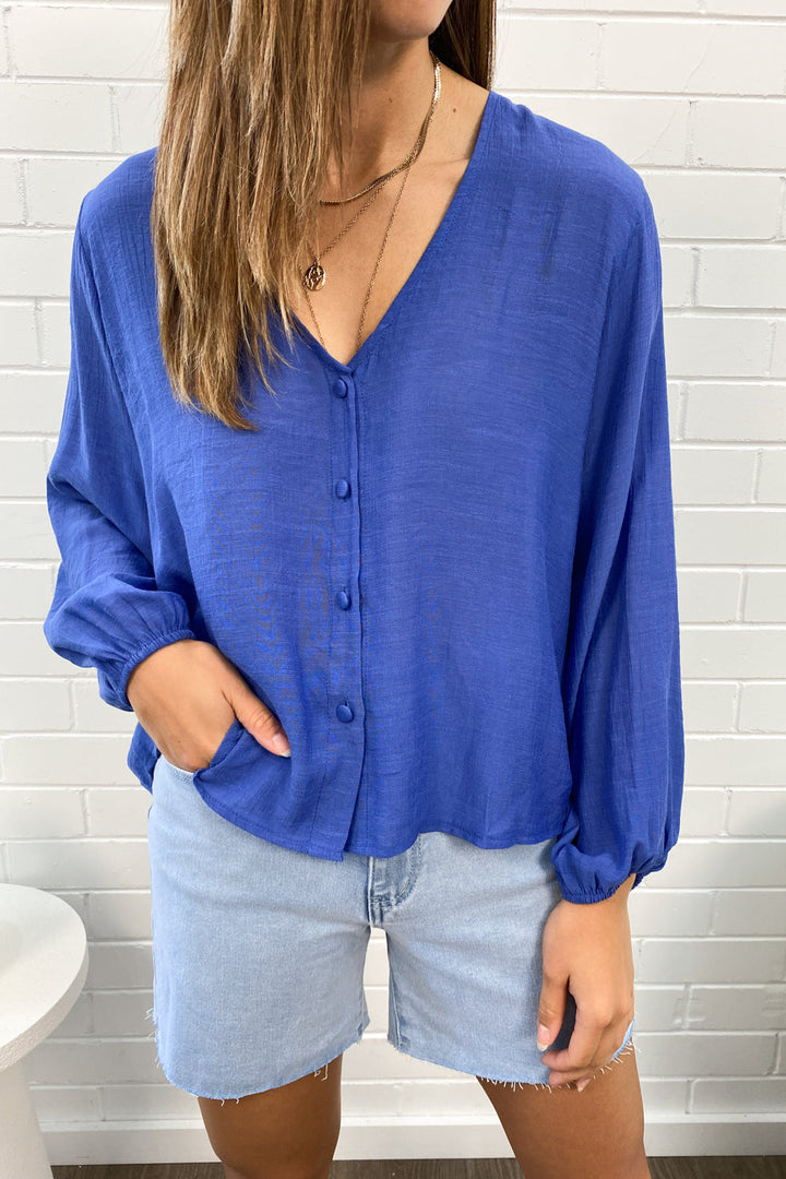 Mia | Timeless V-Neck Shirt