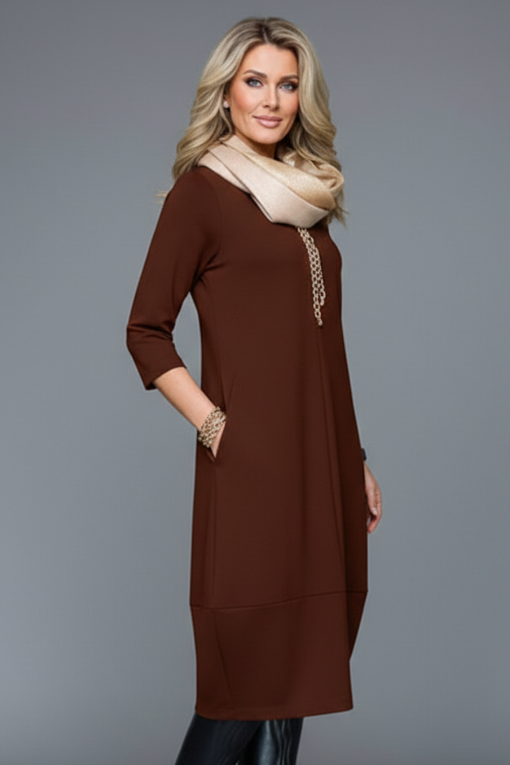 Women Midi Dress with Round Neck and Pockets