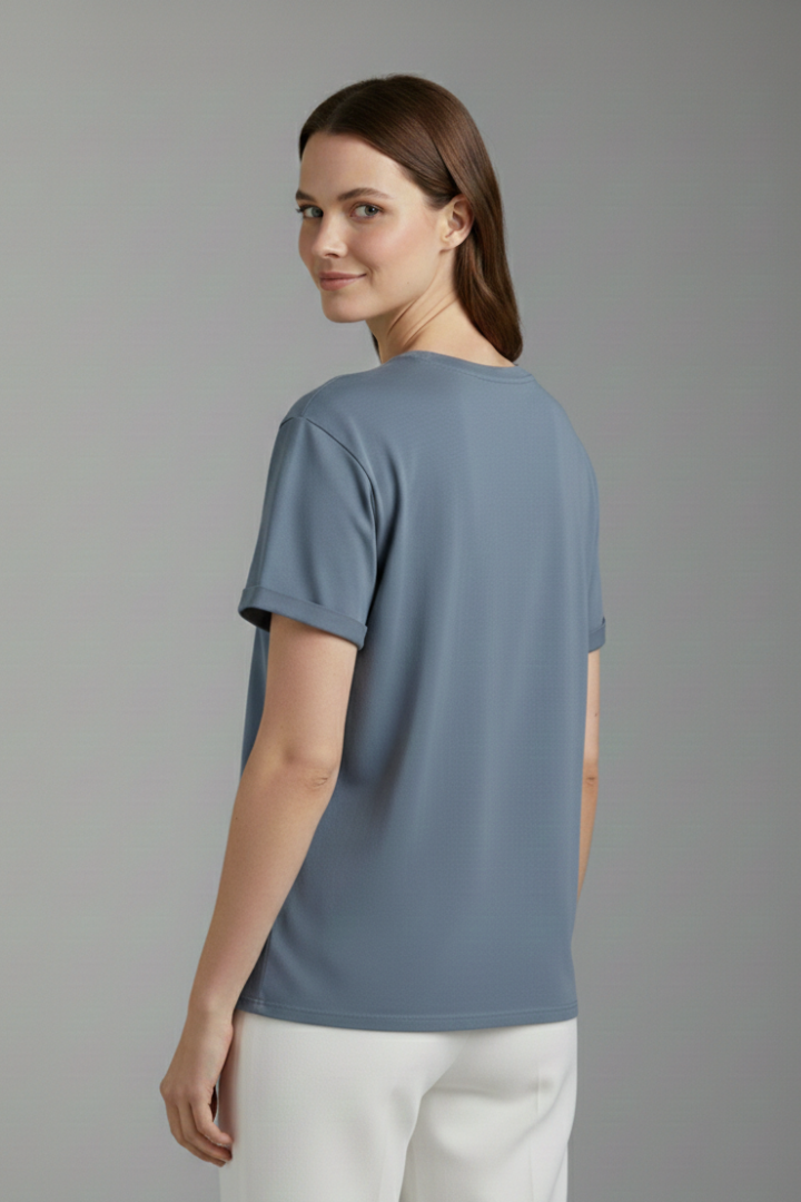 Women Oversized T-Shirt with Round Neckline and Short Sleeves