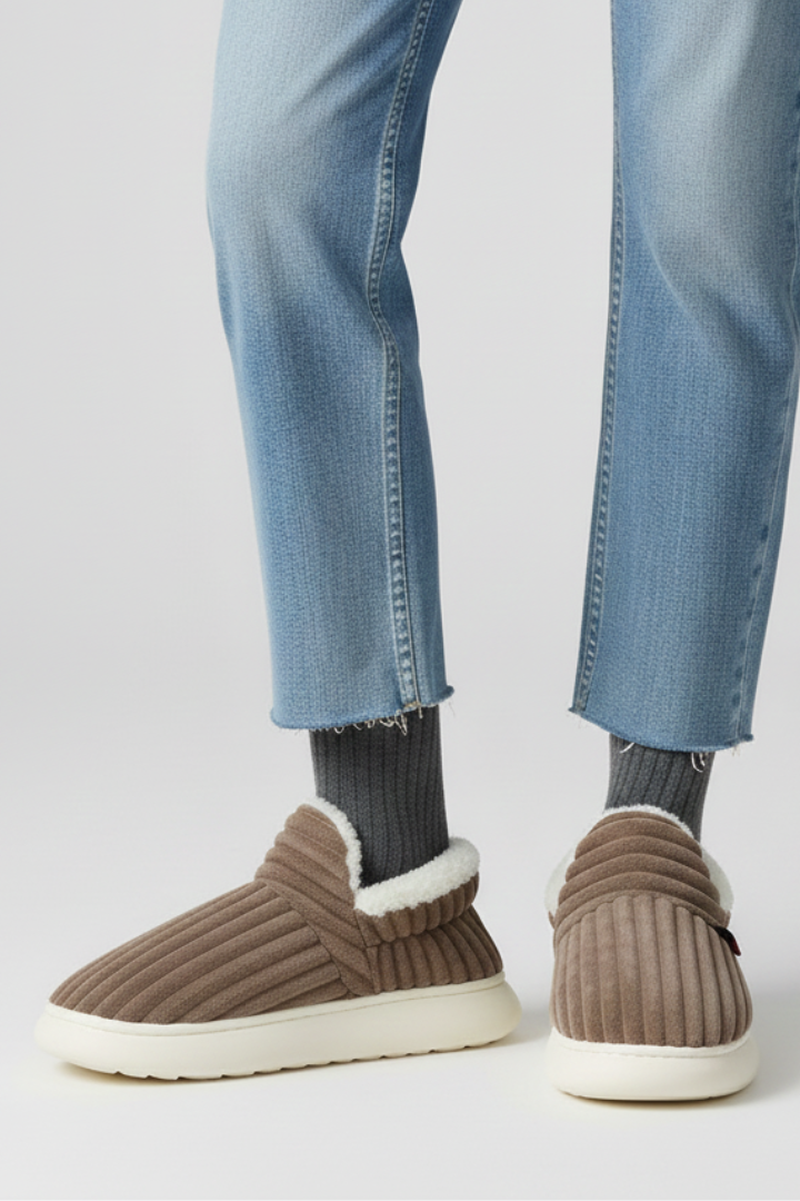 Women Slippers with Ribbed Upper and Inner Lining