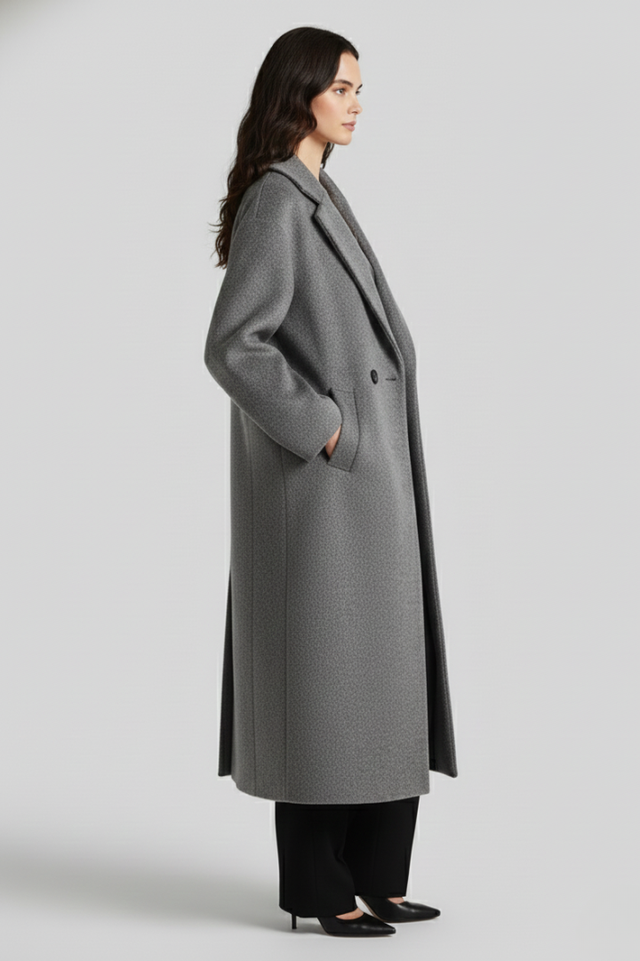 Women’s Coat with Lapel Collar and Oversized Shape