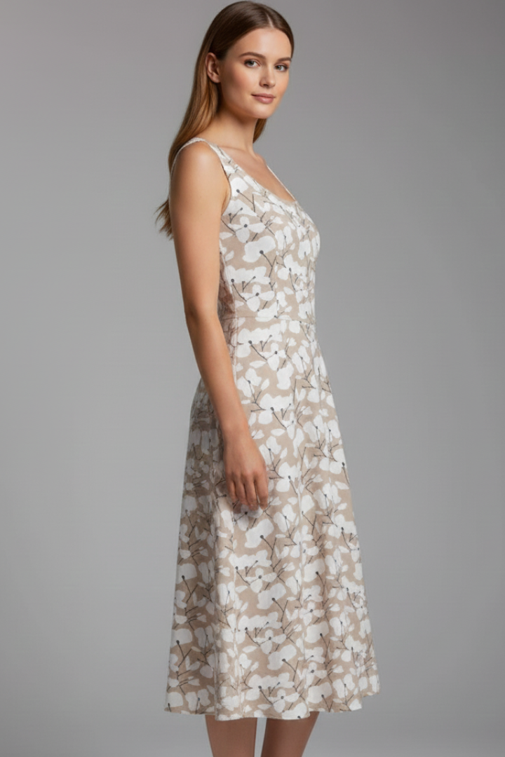 Women’s Dress with Round Neckline and Sleeveless Cut