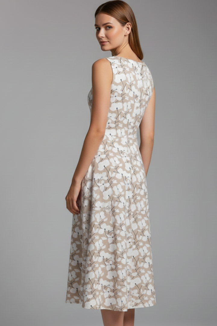 Women’s Dress with Round Neckline and Sleeveless Cut