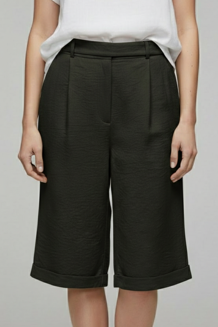 Women’s Knee Length Shorts with Belt Loops and Side Pockets