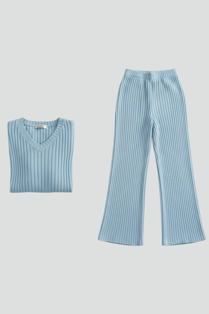 Women’s Lounge Set with V Neck and Ribbed Surface