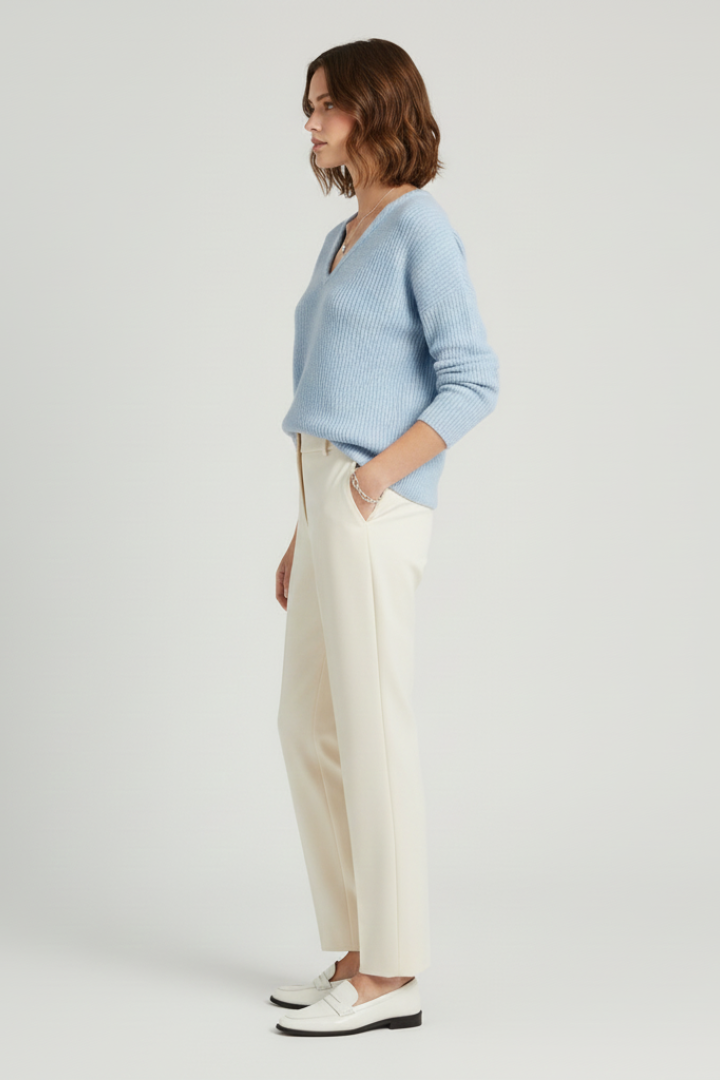 Women’s Pullover with V-Neck and Ribbed Knit Surface