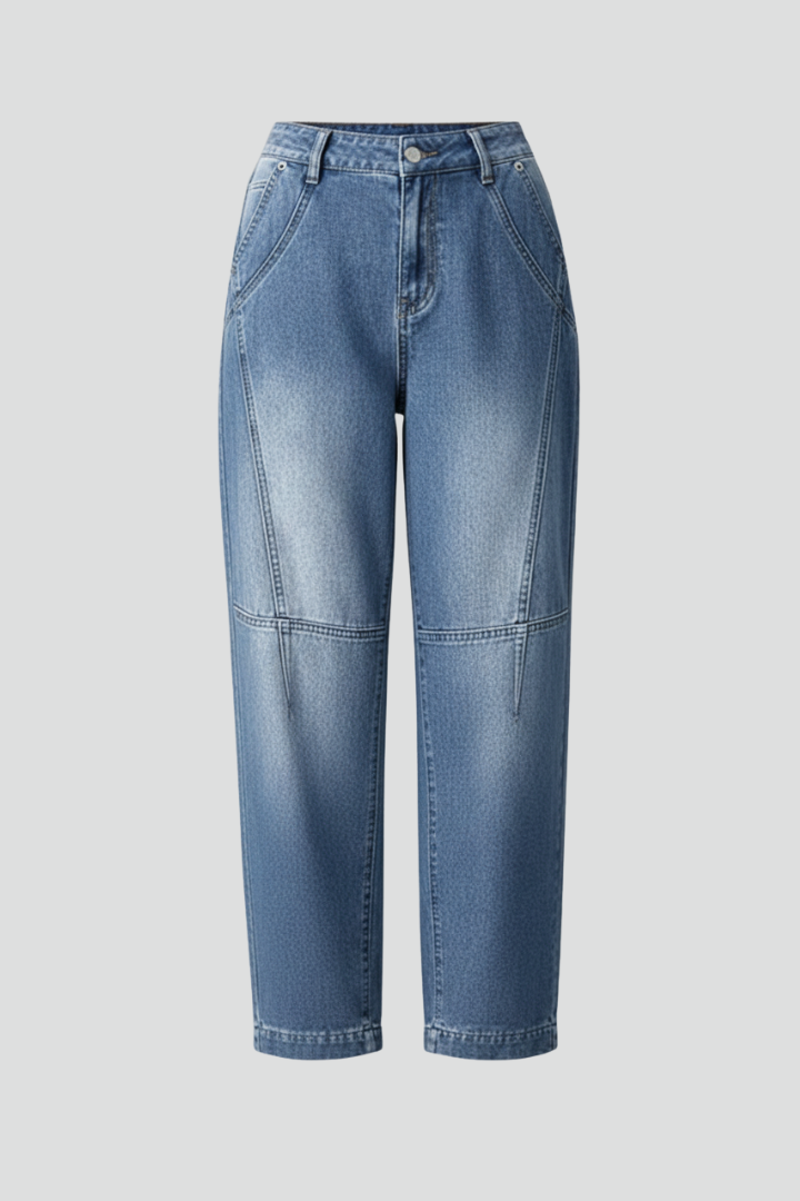 Women’s Straight-Leg Jeans with Mid-Waist and Pockets