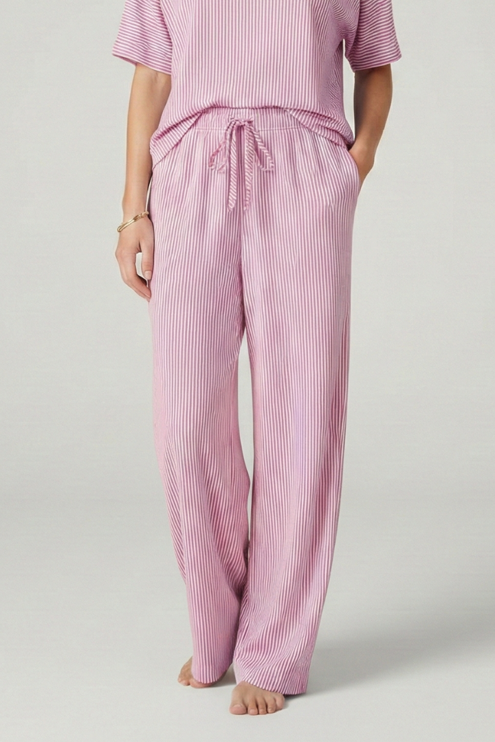 Women’s Trousers with Drawstring Waist and Side Pockets