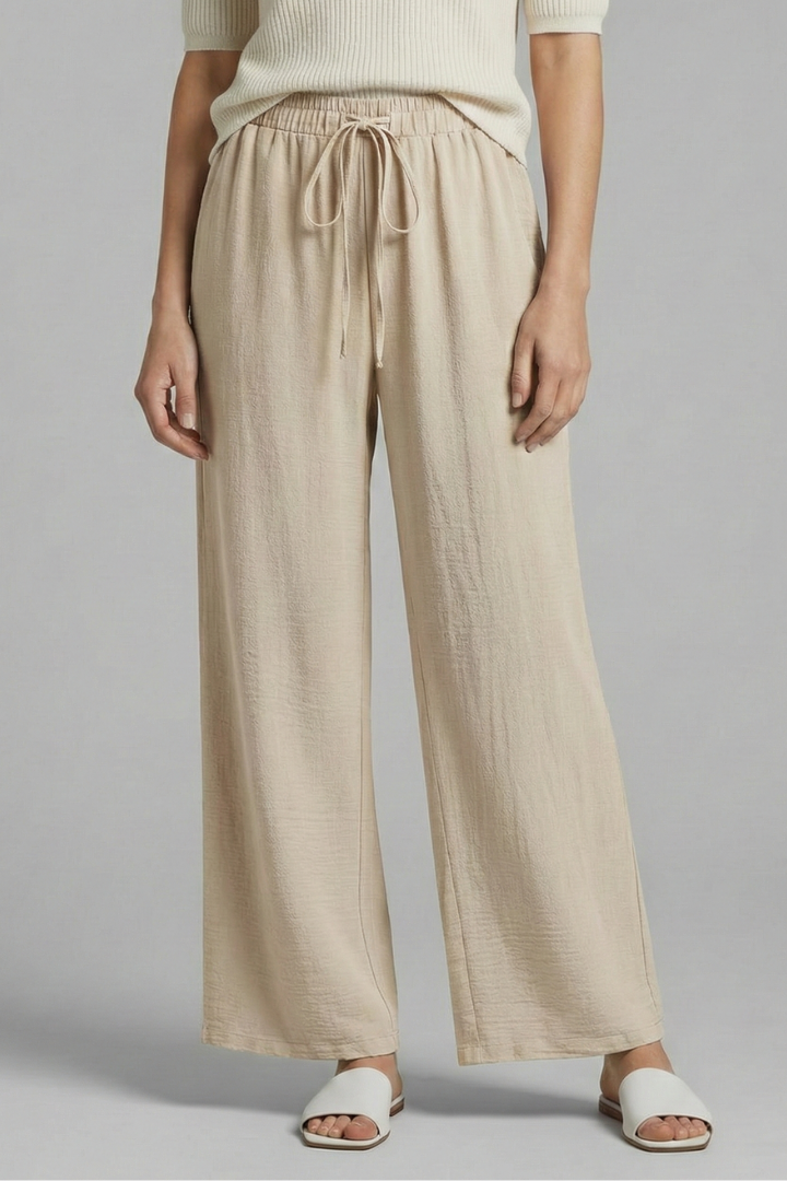 Women’s Trousers with Drawstring Waist and Wide Legs