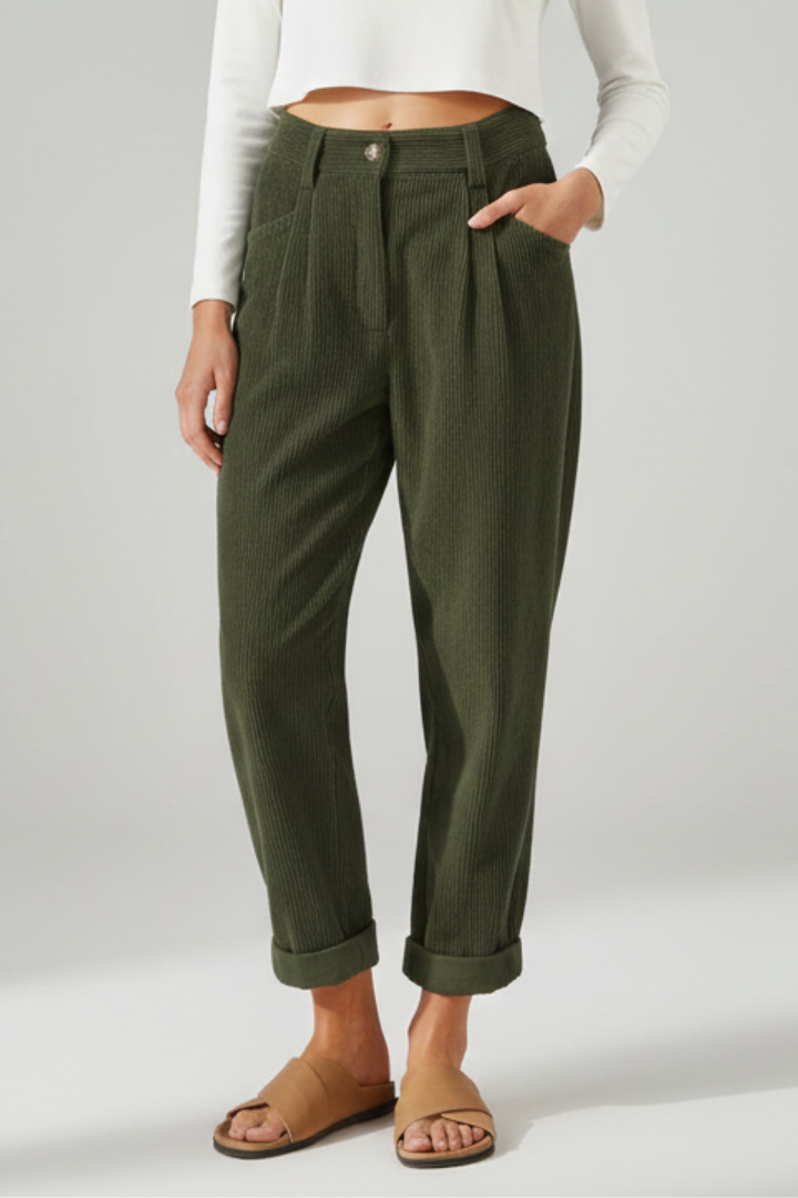 Women’s Trousers with Ribbed Surface and Pockets