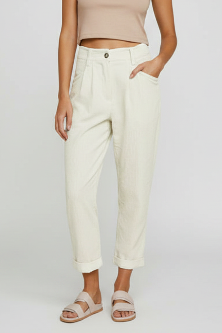 Women’s Trousers with Ribbed Surface and Pockets