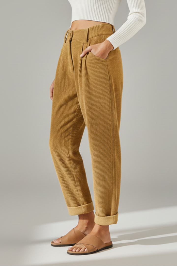 Women’s Trousers with Ribbed Surface and Pockets