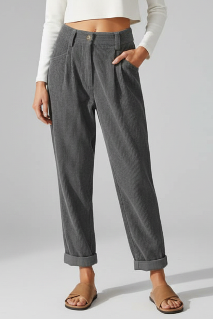Women’s Trousers with Ribbed Surface and Pockets