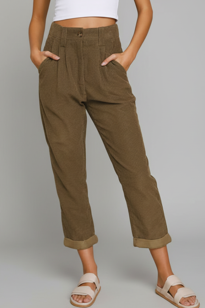 Women’s Trousers with Ribbed Surface and Pockets