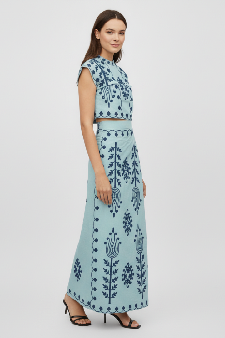 Women’s Two-Piece Dress with Halter Neckline and Printed Surface