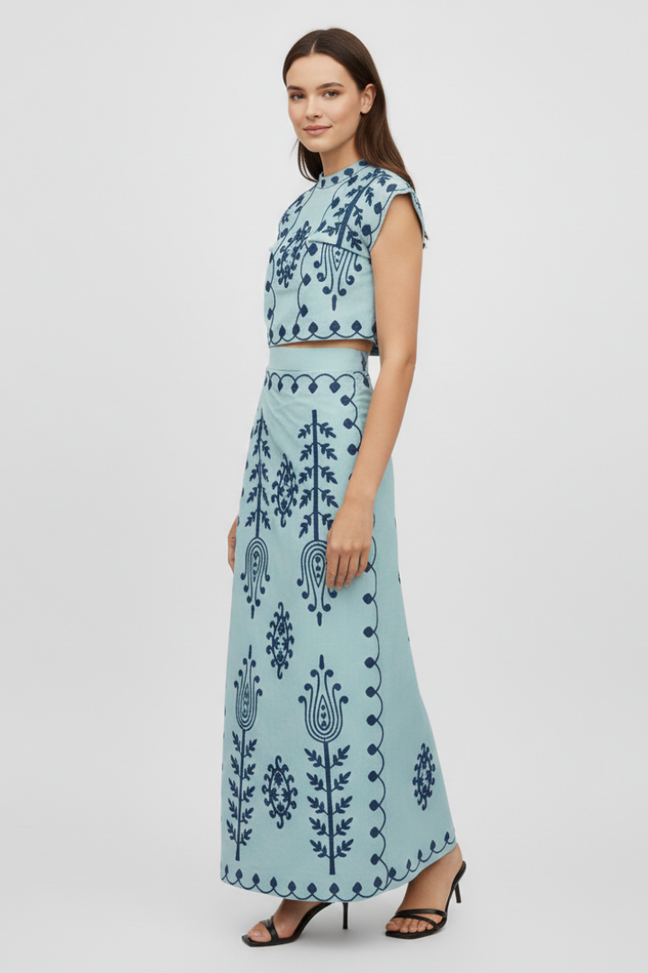Women’s Two-Piece Dress with Halter Neckline and Printed Surface