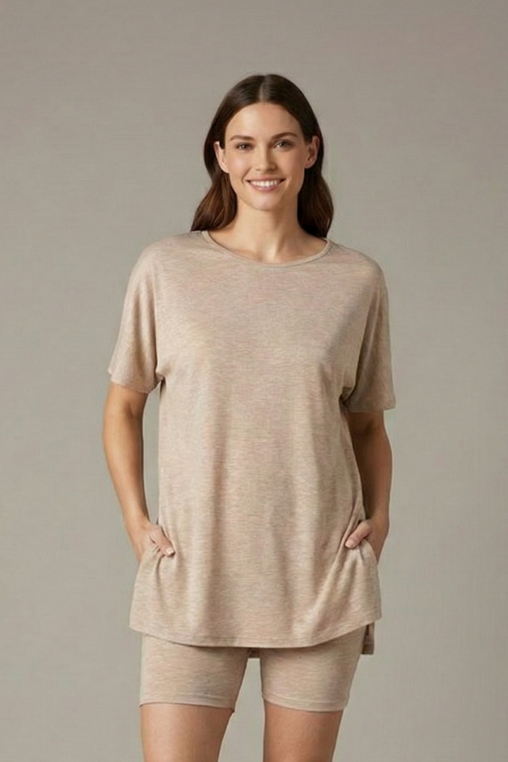 Women’s Two Piece Set with Round Neckline and Elasticated Waistband