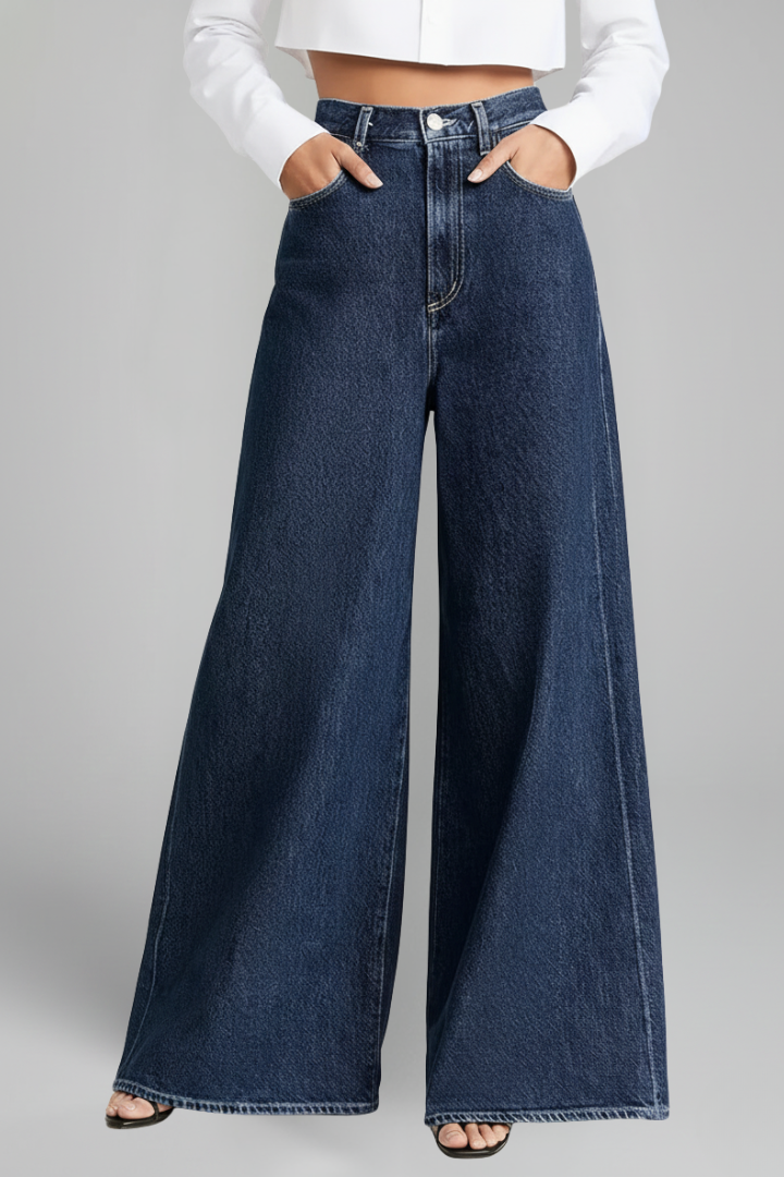 Women’s Wide-Leg Jeans with High Waist and Front Fastening