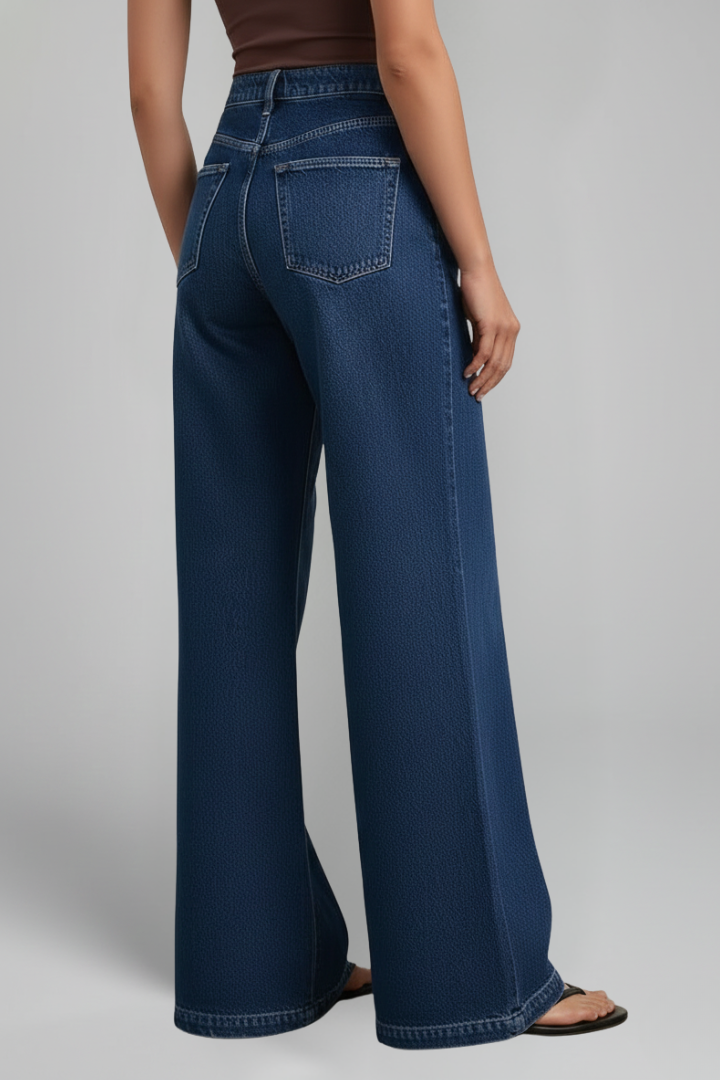 Women’s Wide-Leg Jeans with High Waist and Seam Detailing