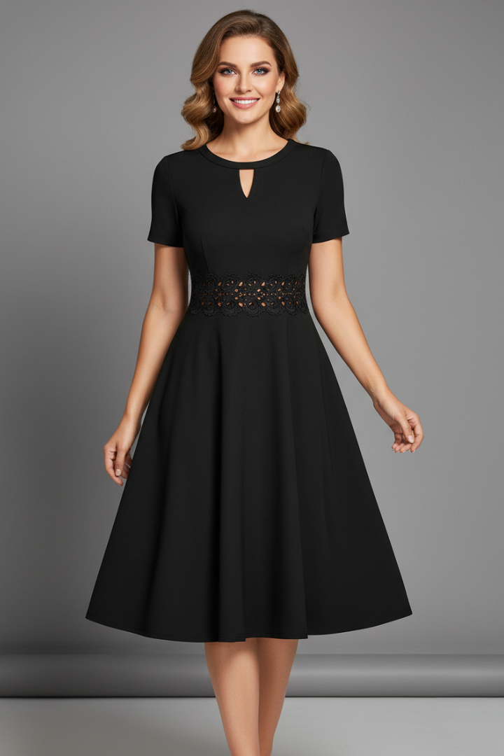 Women’s dress with round neck and short sleeves