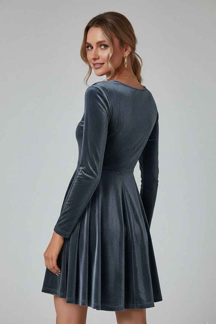 Women’s mini dress with round neckline and long sleeves